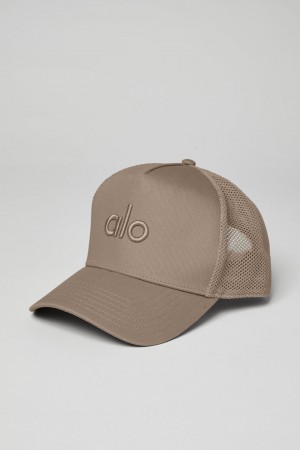 Alo Yoga District Trucker Klobuk Gravel | Alo Yoga Slovensko SK-UBJRPL459