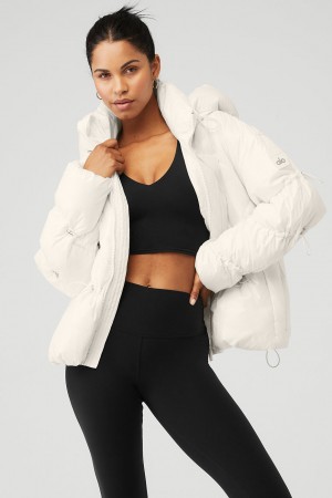 Alo Yoga Stunner Puffer Bunda Damske Biele | Alo Yoga Slovensko SK-YZPNEO952